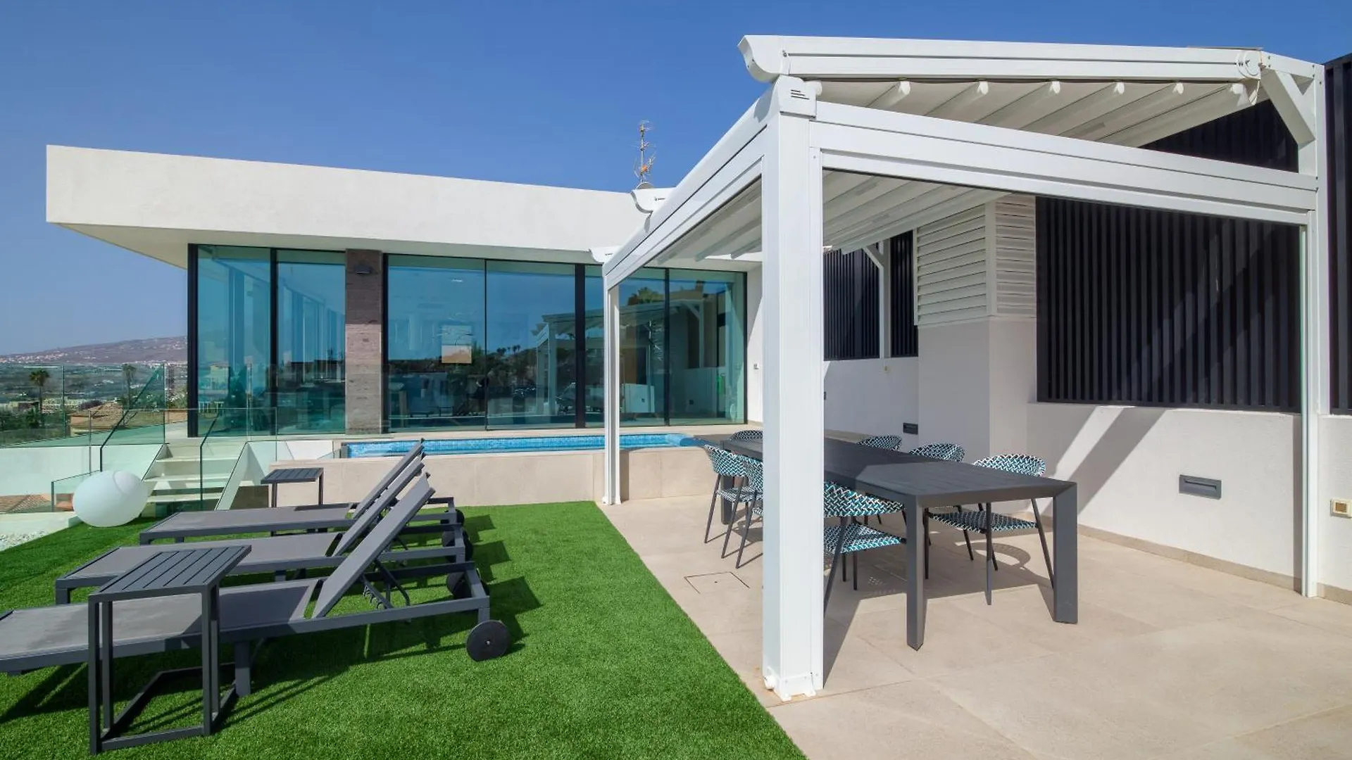 200M New Villa E With Priv/Heated Pool, Ocean View. Costa Adeje  Spanyolország