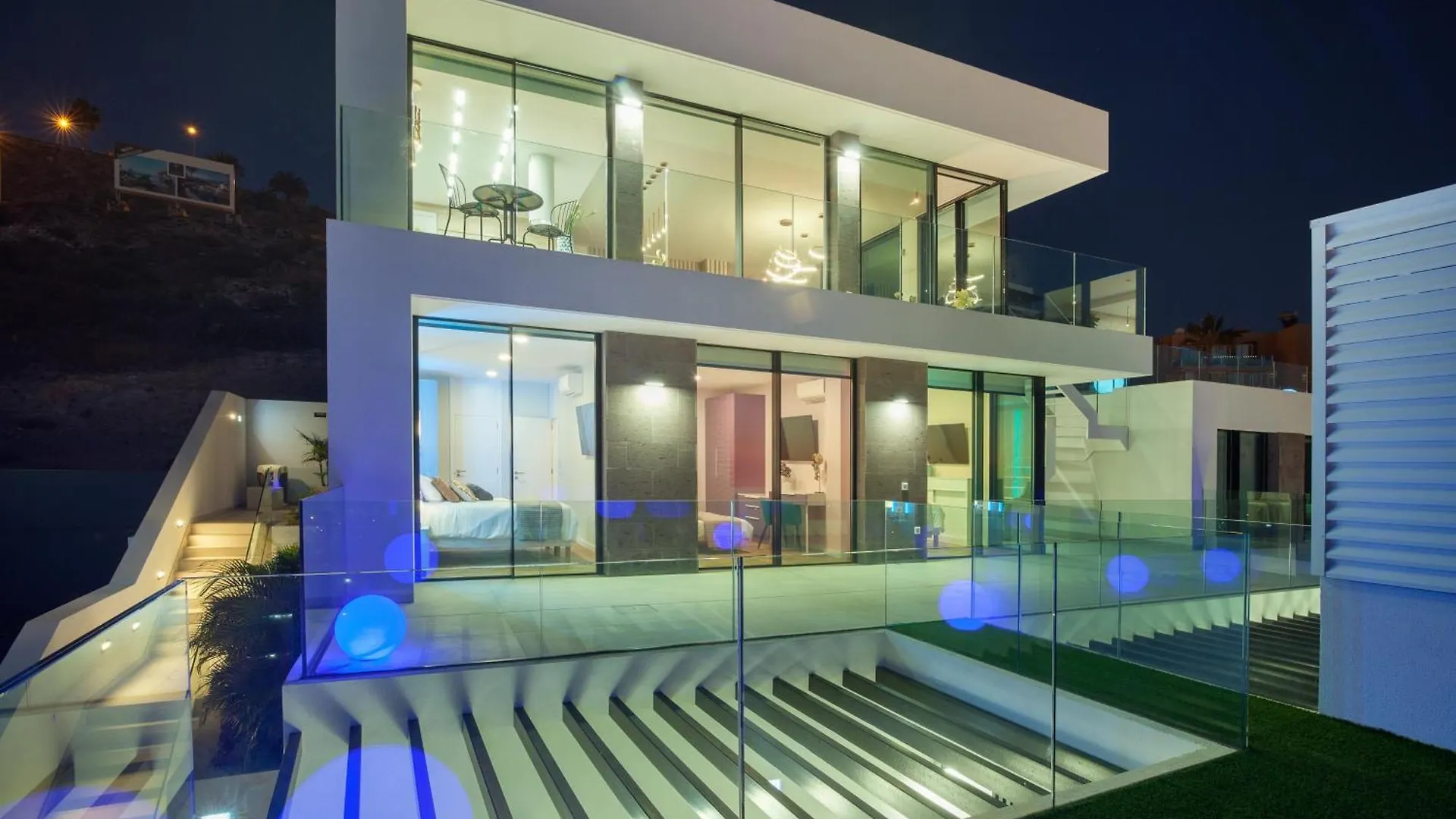 200M New Villa E With Priv/Heated Pool, Ocean View. Costa Adeje  Spanyolország