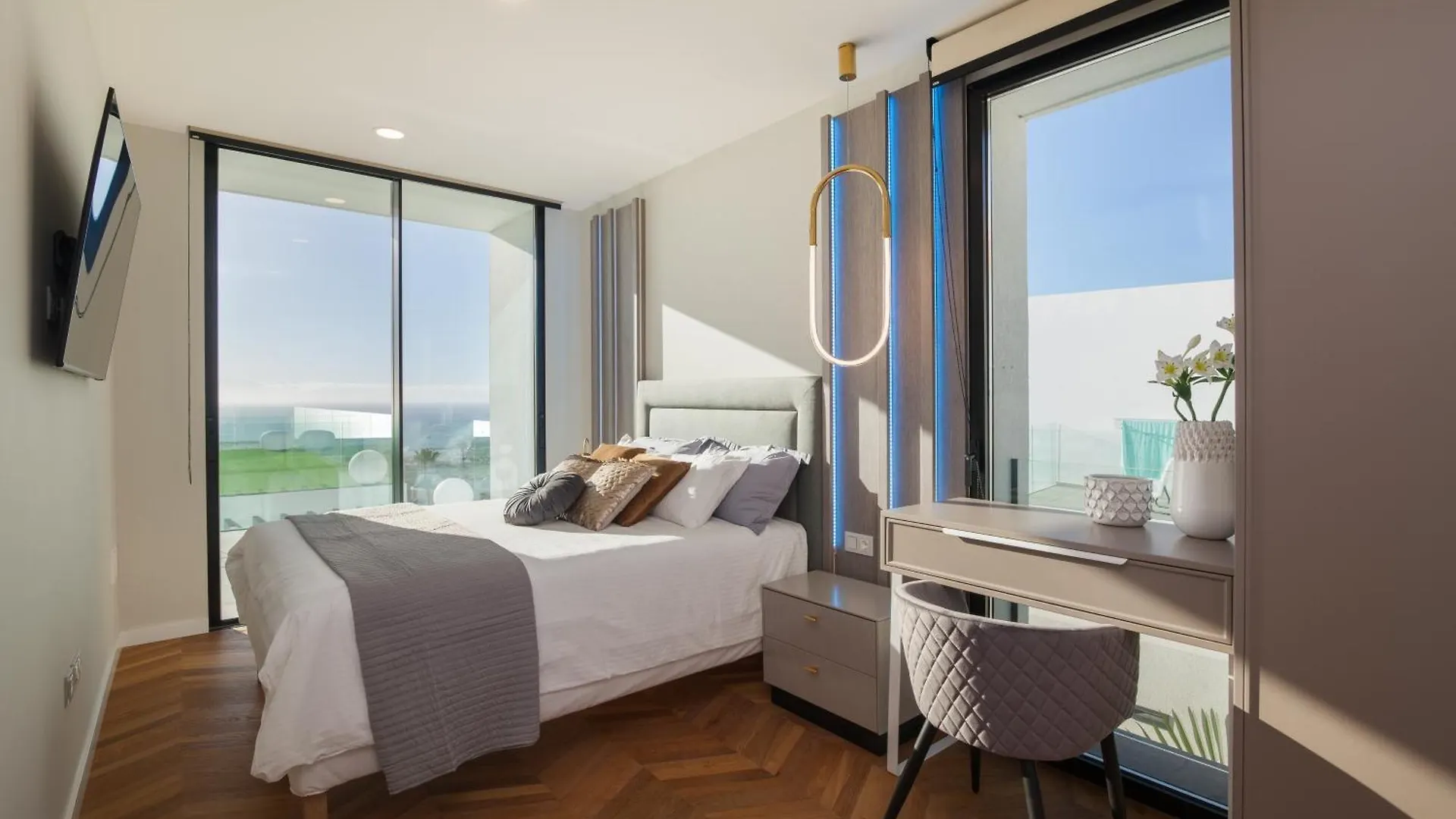 200M New Villa E With Priv/Heated Pool, Ocean View. Costa Adeje  Spanyolország
